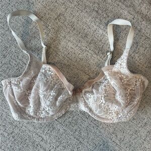 Victoria's Secret Lace Underwire Bra - Cream